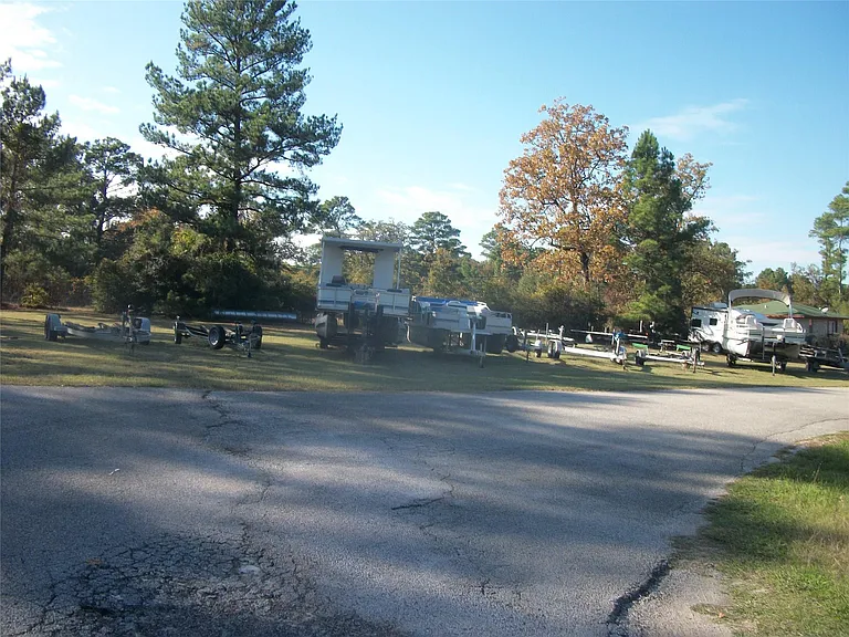 513 Valleyview Dr — Photo 19