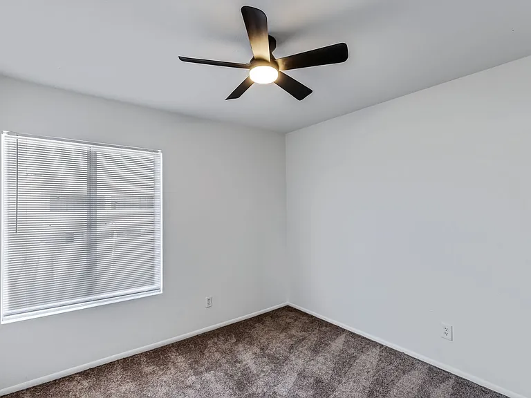 3840 N 43rd Ave #78 — Photo 9
