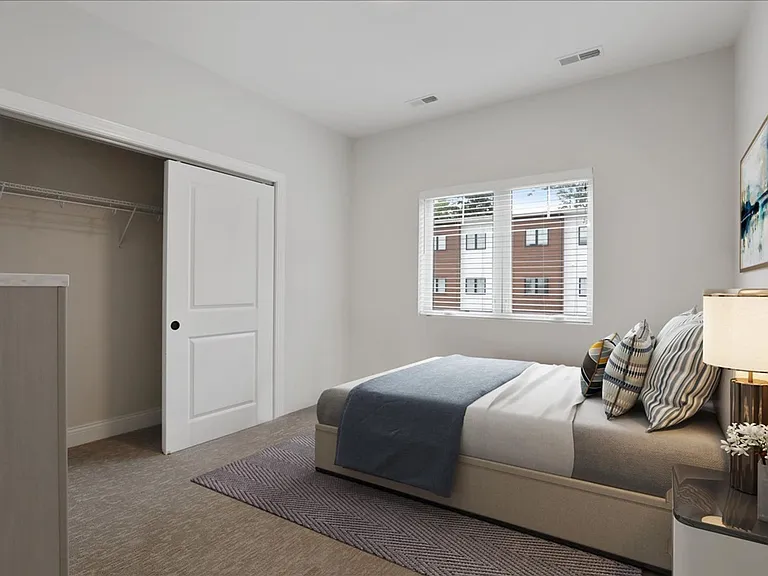302 W Clark St — Photo 15
