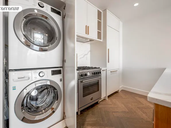 11-12 44th Drive image 4 of 13