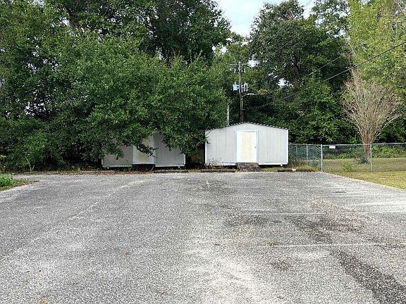 2nd image of 550 24th St