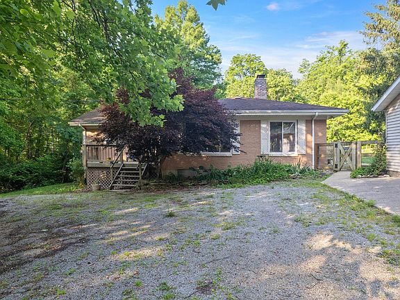 2nd image of 2757 Chestnut Ln