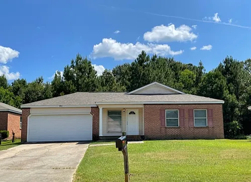 1912 Twin Pine Dr Photo 1