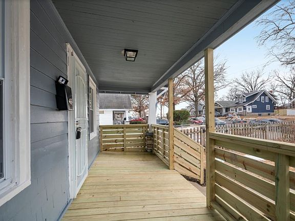2nd image of 4213 Agnes Ave