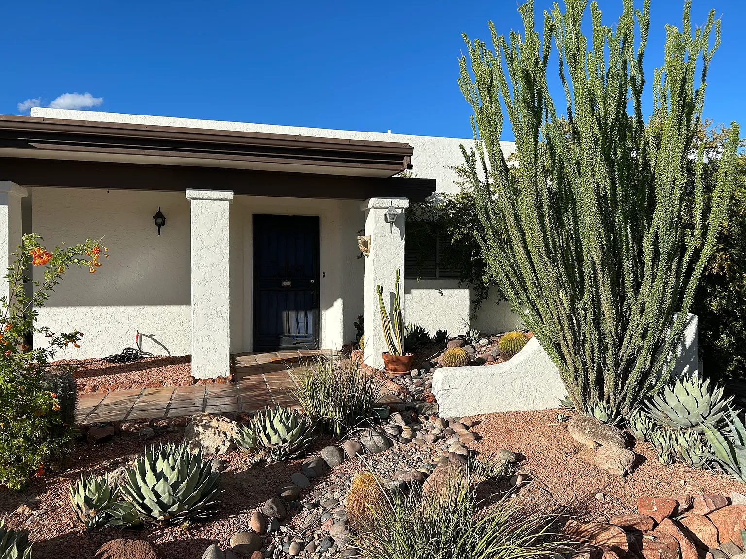 100 N Lazy Fox Rd — Photo 1