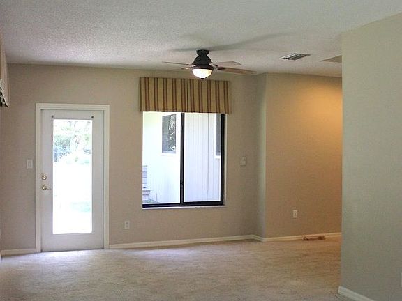 4th image of 3404 Royal Ct N