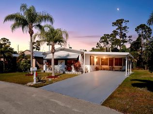 35 Flores Del Norte, Fort Pierce, FL 34951