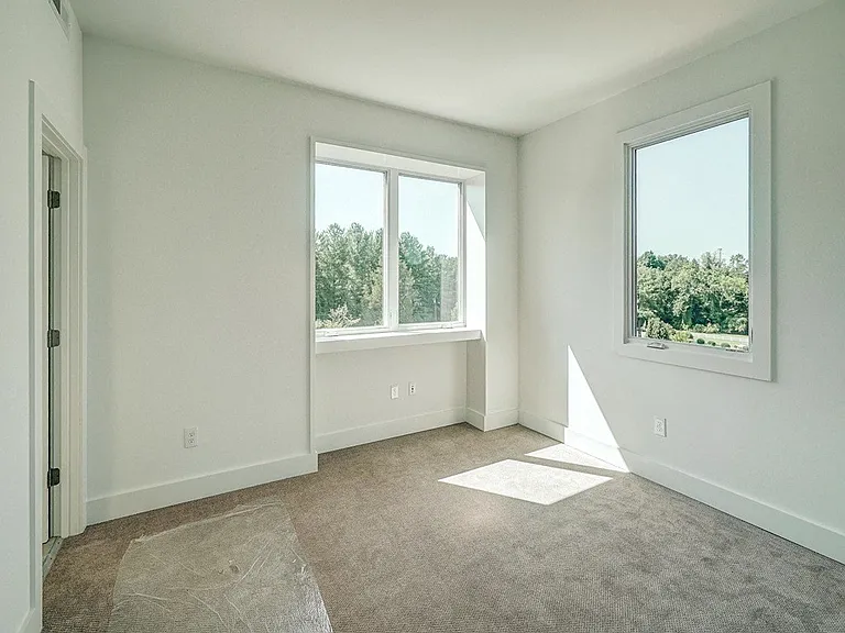 Riverside Village Apartments — Photo 74