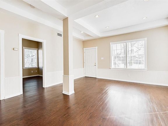 4th image of 519 Northwood St #A