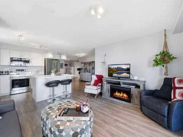 279 S Copperpond Cmn SE #4201, Calgary, AB T2Z 0S4