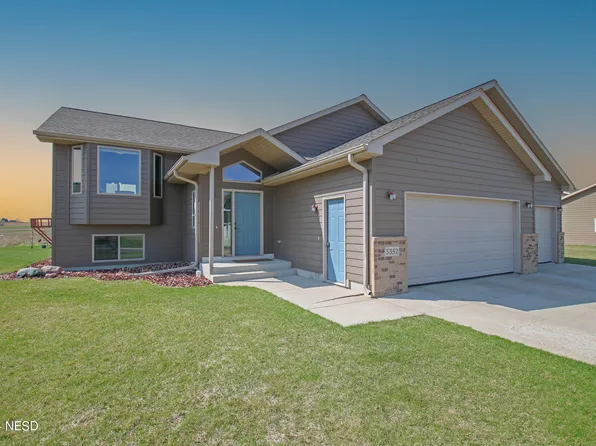 3352 12th Ave NW, Watertown, SD 57201