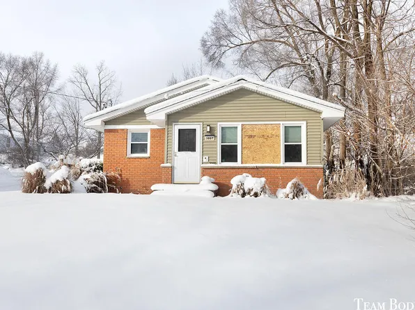 3807 Balsam Ave NE, Grand Rapids, MI 49525