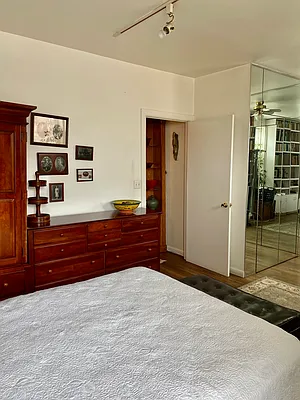 Rented by Compass | media 12