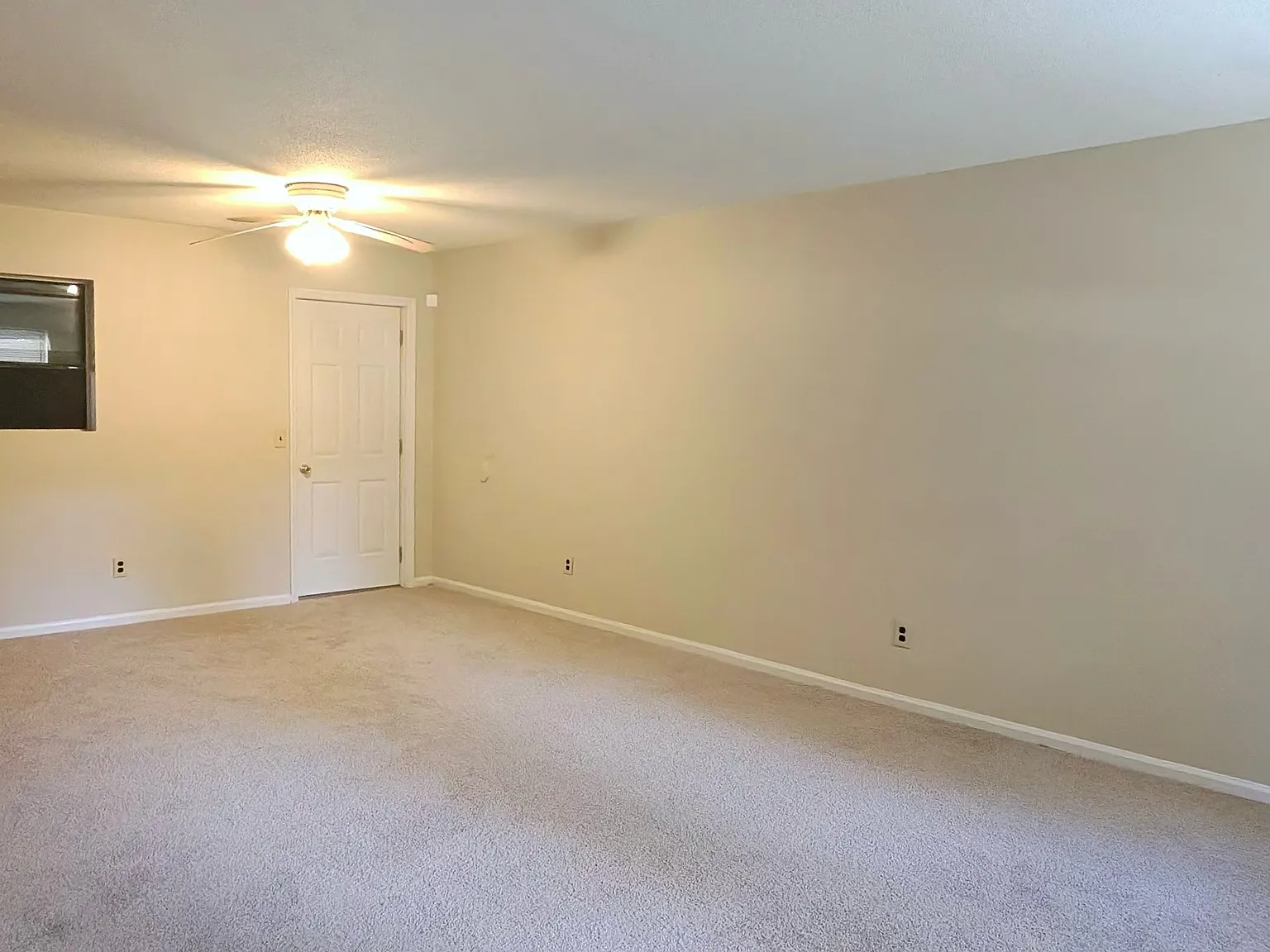 3 bed, 1.5 bath, 1424 sqft, $1,650 — Photo 2