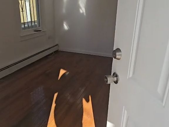 5th image of 40 Beach 28th St Room 1