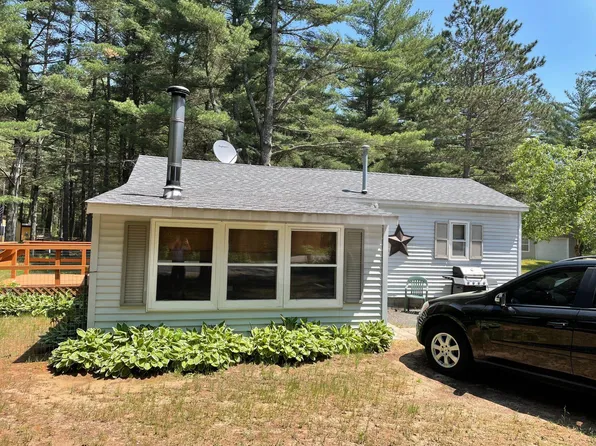 932 10th Ave, Hancock, WI 54943