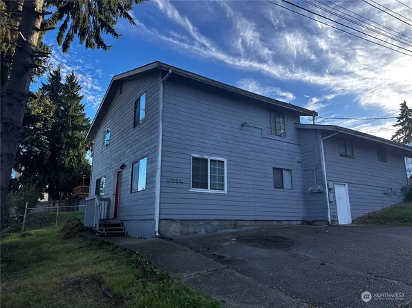 2717 2719 S 125th St, Seattle, WA 98168
