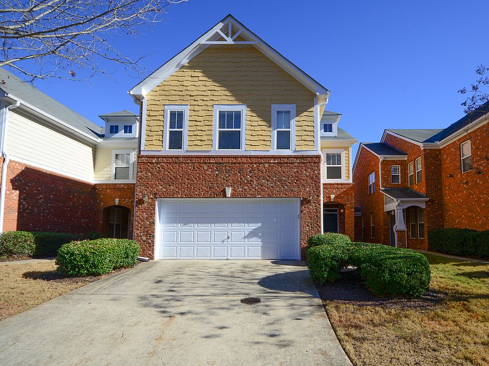 Spacious Townhouse!