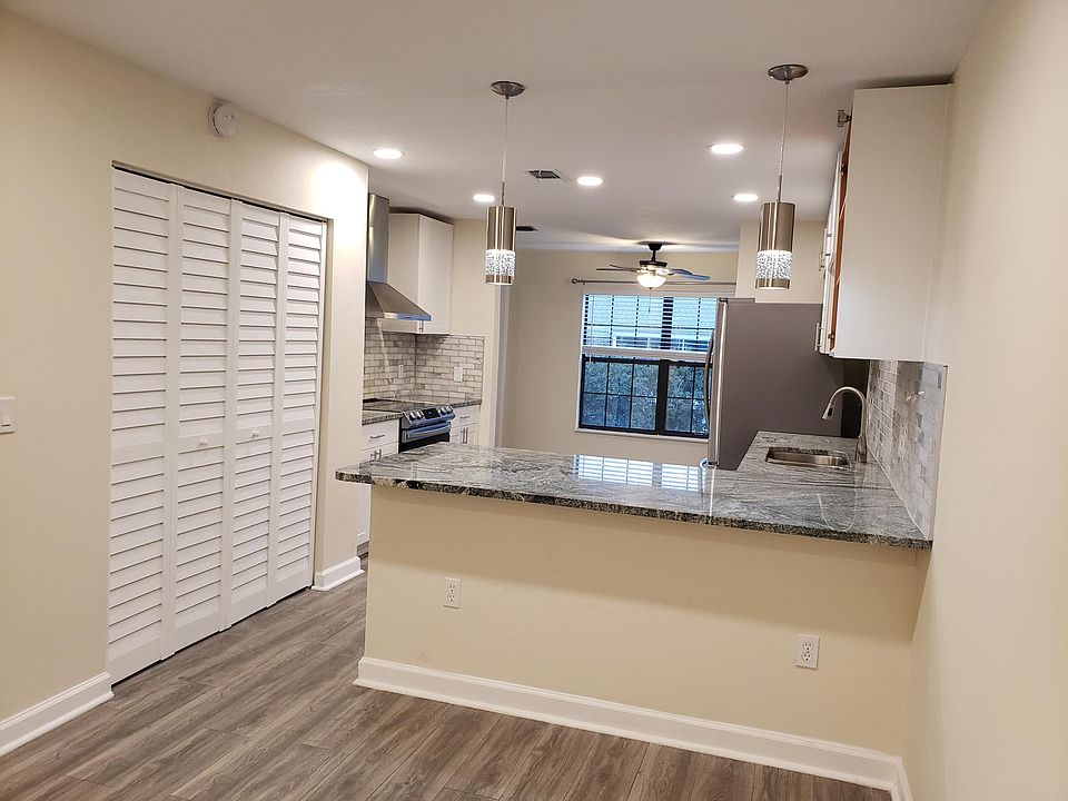 1st image of 1020 85th Ave N