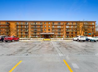 6443 Clarendon Hills Rd APT 411K, Willowbrook, IL 60527