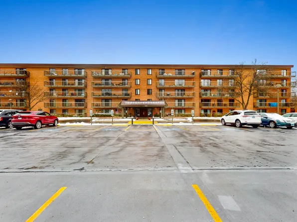 6443 Clarendon Hills Rd APT 411K, Willowbrook, IL 60527