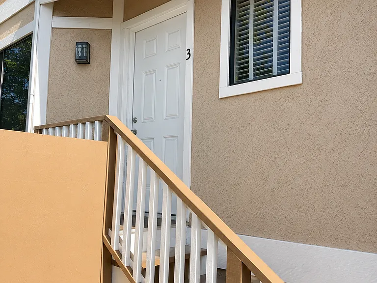 45 S Oak Ave #3 — Photo 1