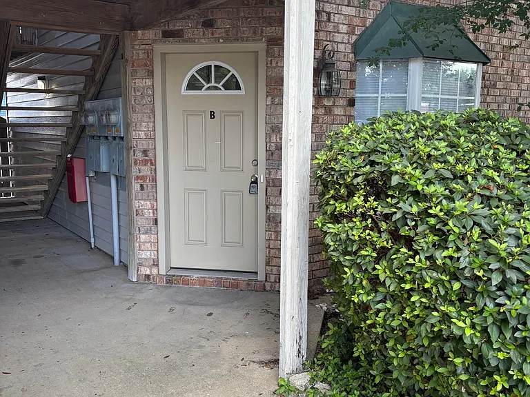 222 Weis Ln — Photo 2