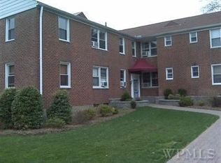 6 Bryant Cres APT 2E, White Plains, NY