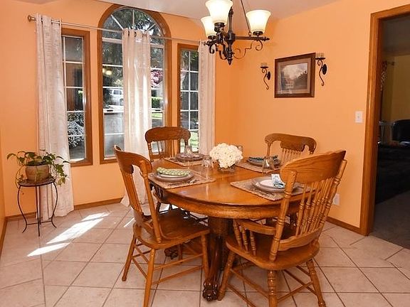 4th image of 18220 Vineway Pl