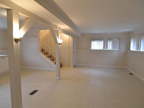 5th image of 2116 Belmont Ave