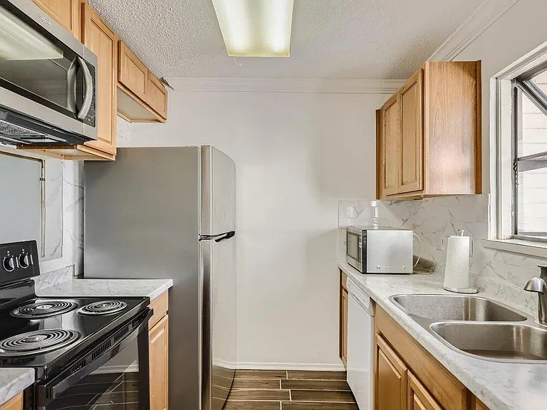 8400 Jamestown Dr #512 — Photo 4