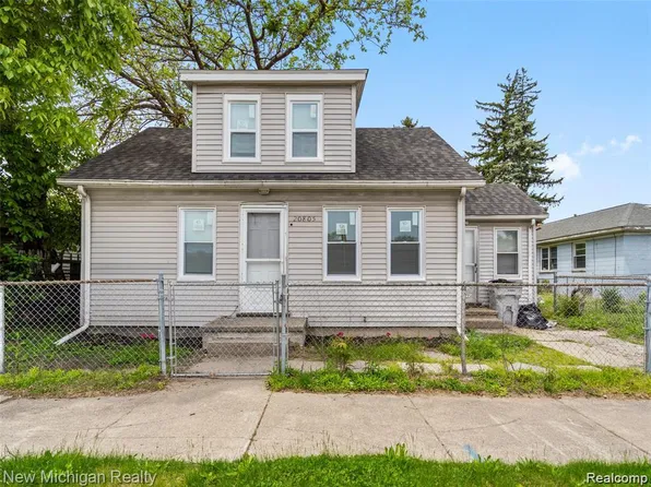 20805 S Chrysler Dr, Hazel Park, MI 48030