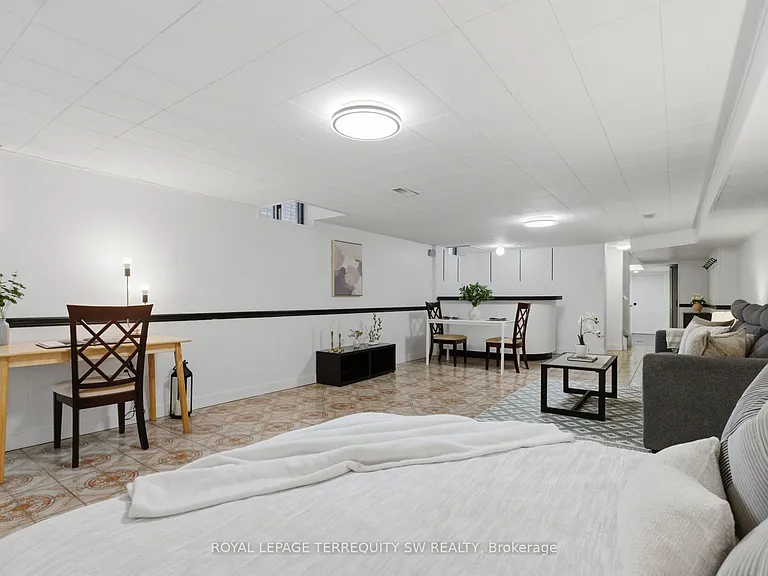 497 Ossington Ave #BASEMENT — Photo 15