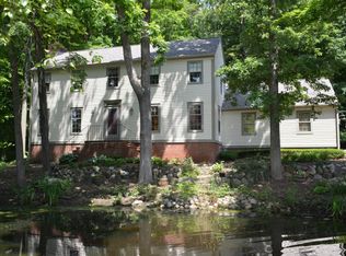 4095 Stonewood Ct, Brookfield, WI 53045