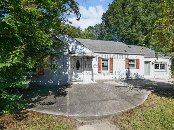 1802 W Friendly Ave