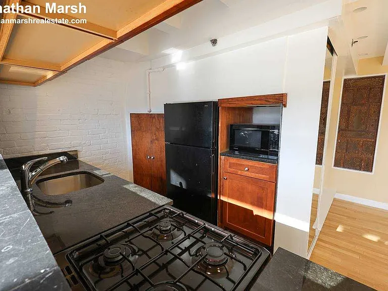 Beacon St — Photo 19