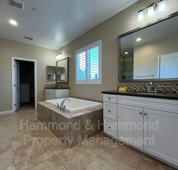 11395 Beechnut St — Photo 40