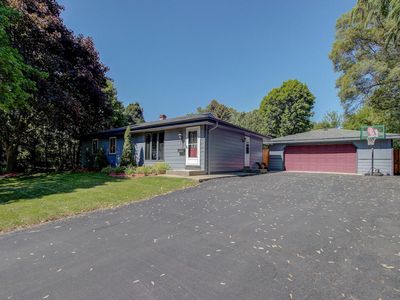 8049 N 102nd St, Milwaukee, WI, 53224