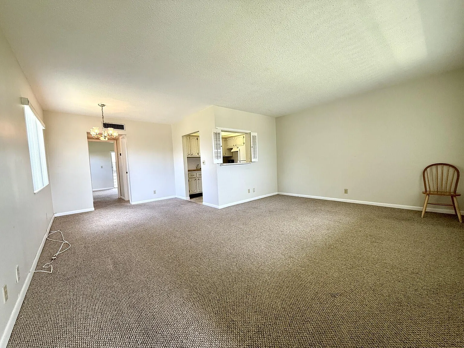 1 bed, 1.5 bath, 684 sqft, $1,395 — Photo 3