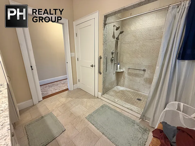 39 Highland Ave #R — Photo 7