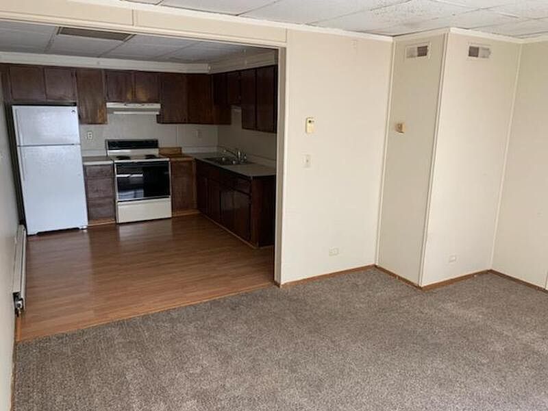 1st image of 300 Westland Dr #2