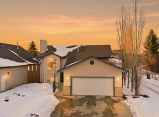 22 SE Lampard Cres, Red Deer, AB T4R2W8
