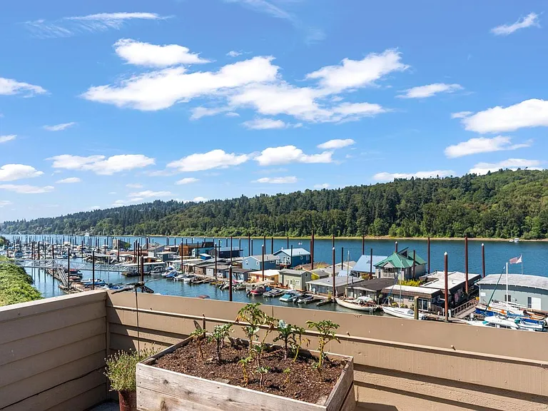 318 SE Spokane St #3 — Photo 31