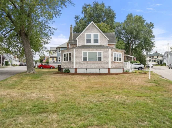 45 Holbrook Rd, Weymouth, MA 02191
