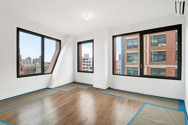 Rented by EXR | media 9