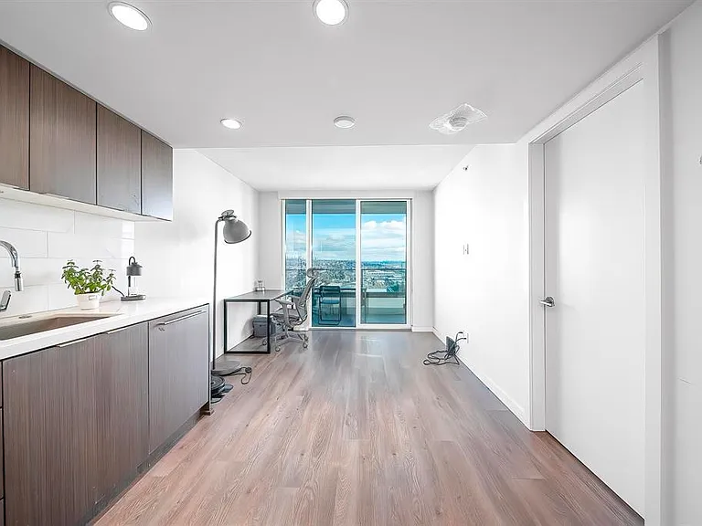 8189 Cambie St #2605 — Photo 7
