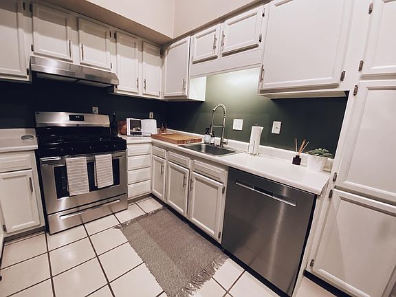 2nd image of 223 Orchard St #2