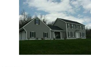 12 Jamison Pl, Manchester, ME 04351