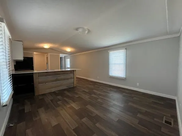 121 Sunflower Rd, Dale, TX 78616