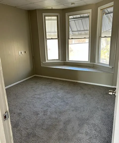 1519 Victoria Ave — Photo 6